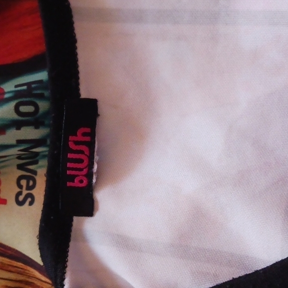 Blush Cropped Tank - Picture 2 of 4